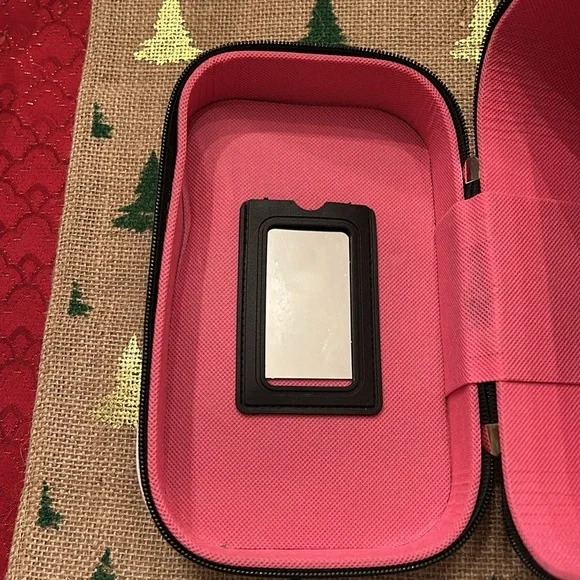 Cosmetic case - Picture 6 of 8